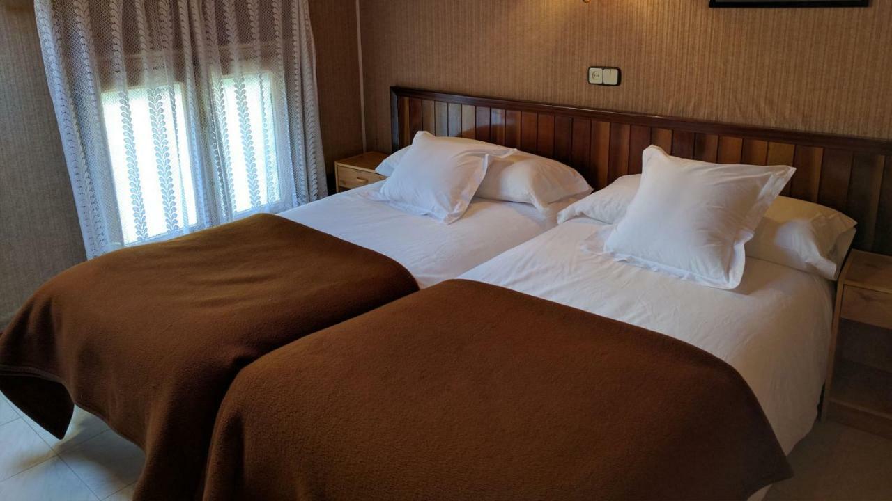 Hostal Talabart Лес Экстерьер фото