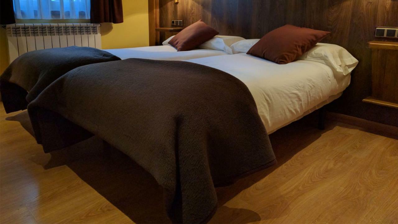 Hostal Talabart Лес Экстерьер фото